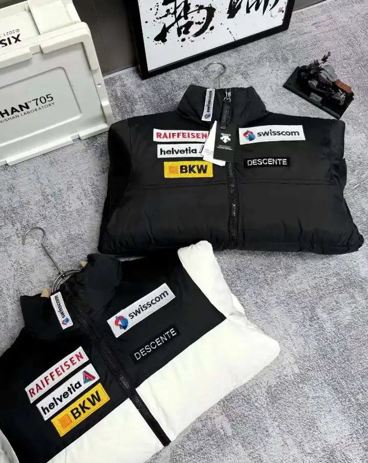 Descente Ski Jacket [2 styles] 2
