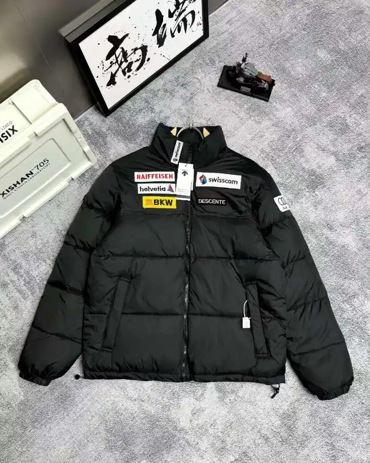 Descente Ski Jacket [2 styles] 3